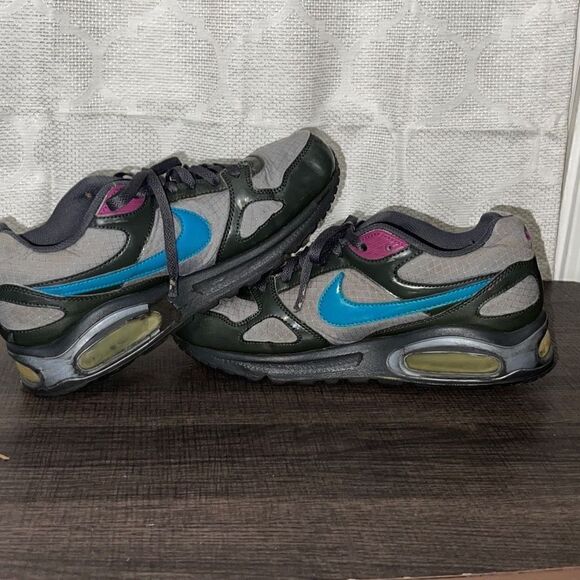 Nike Air Max Classics, size 9.5 - Picture 1 of 6